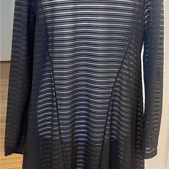 Great black swimsuit coverup! - Picture 4 of 4